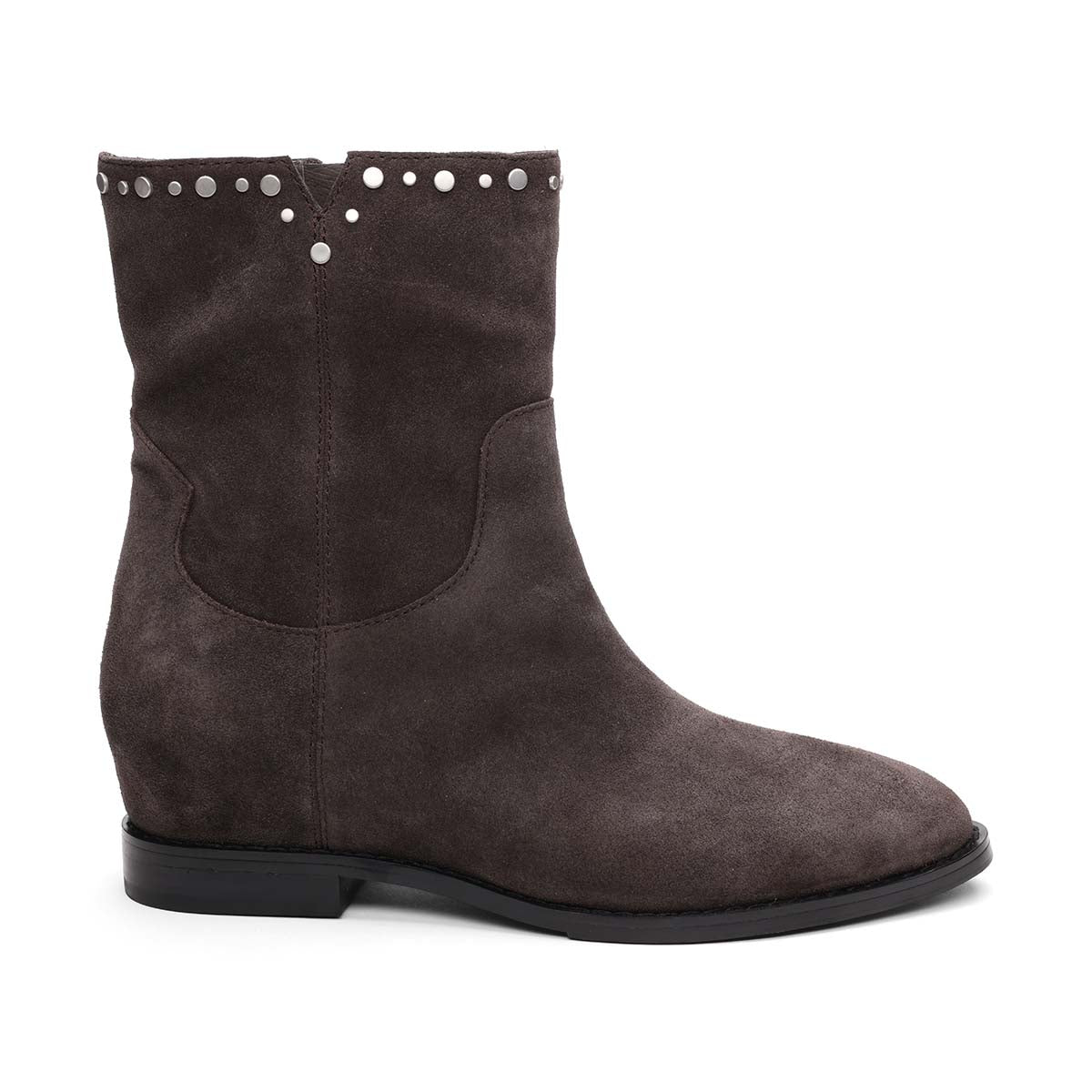 AS-JACKIE-Africa_Suede-Profile-View