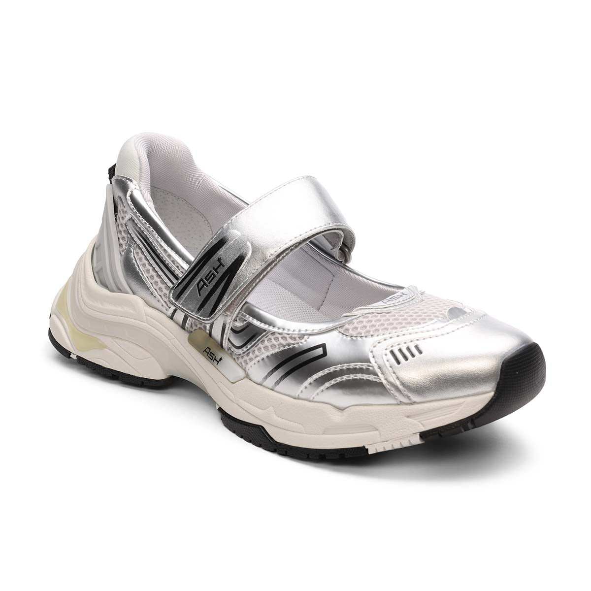 Athleisure Elegance: Leggings and Structured Tops